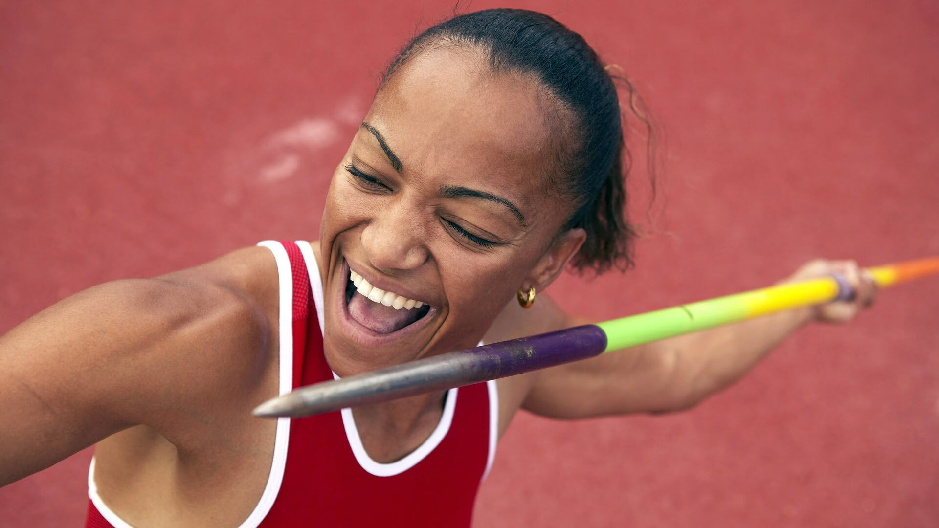 “天灾考验：极端天气中的坚韧与决心”，极端天气灾害