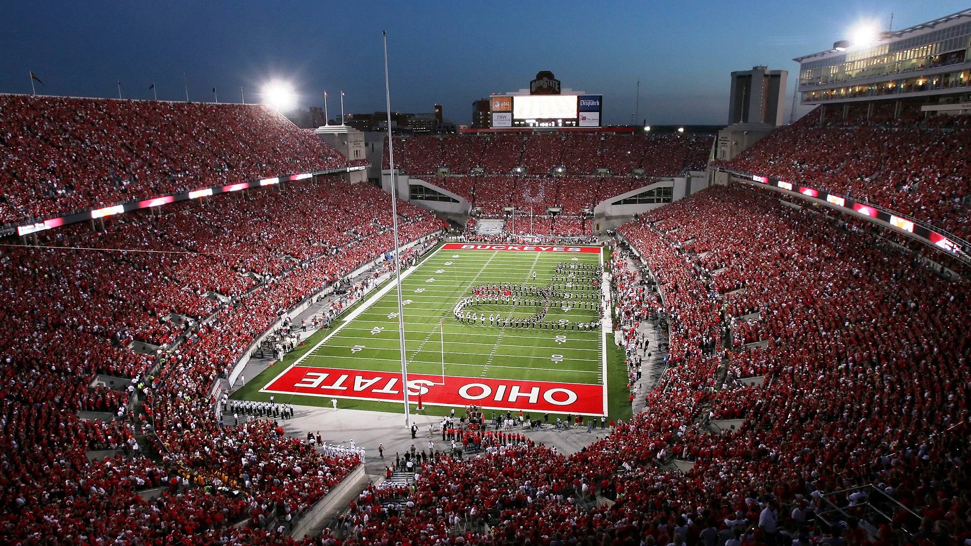 潘展乐在巴黎奥运会上打破自己保持的男子100米自由泳世界纪录并夺金